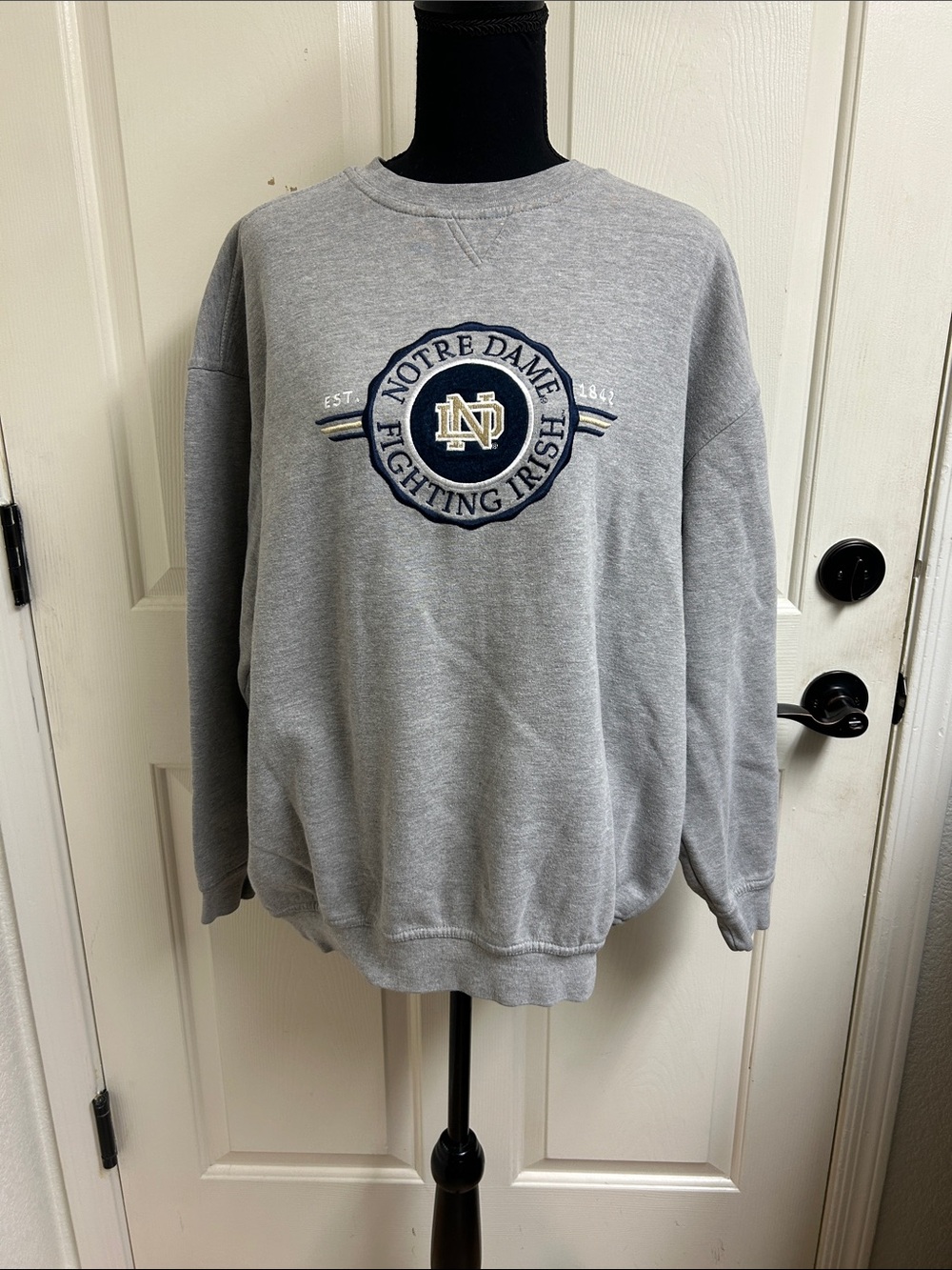 Crable Sportswear Notre Dame Fighting Irish Gray Crewneck Large Sweatshirt